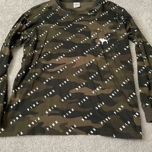 Pink camo oversized longsleeve XS